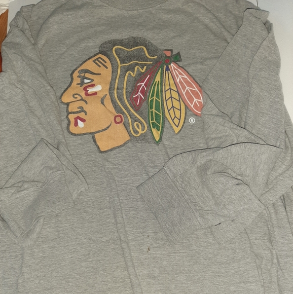 Blackhawks long-sleeved shirt - Picture 2 of 4